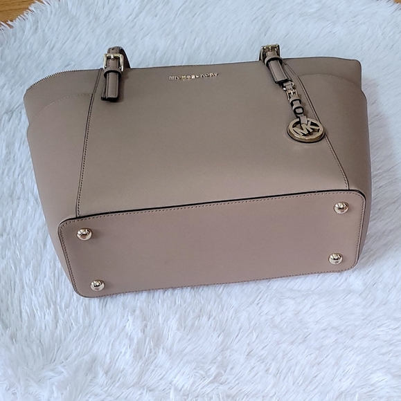 Michael Kors Purse - Picture 6 of 10